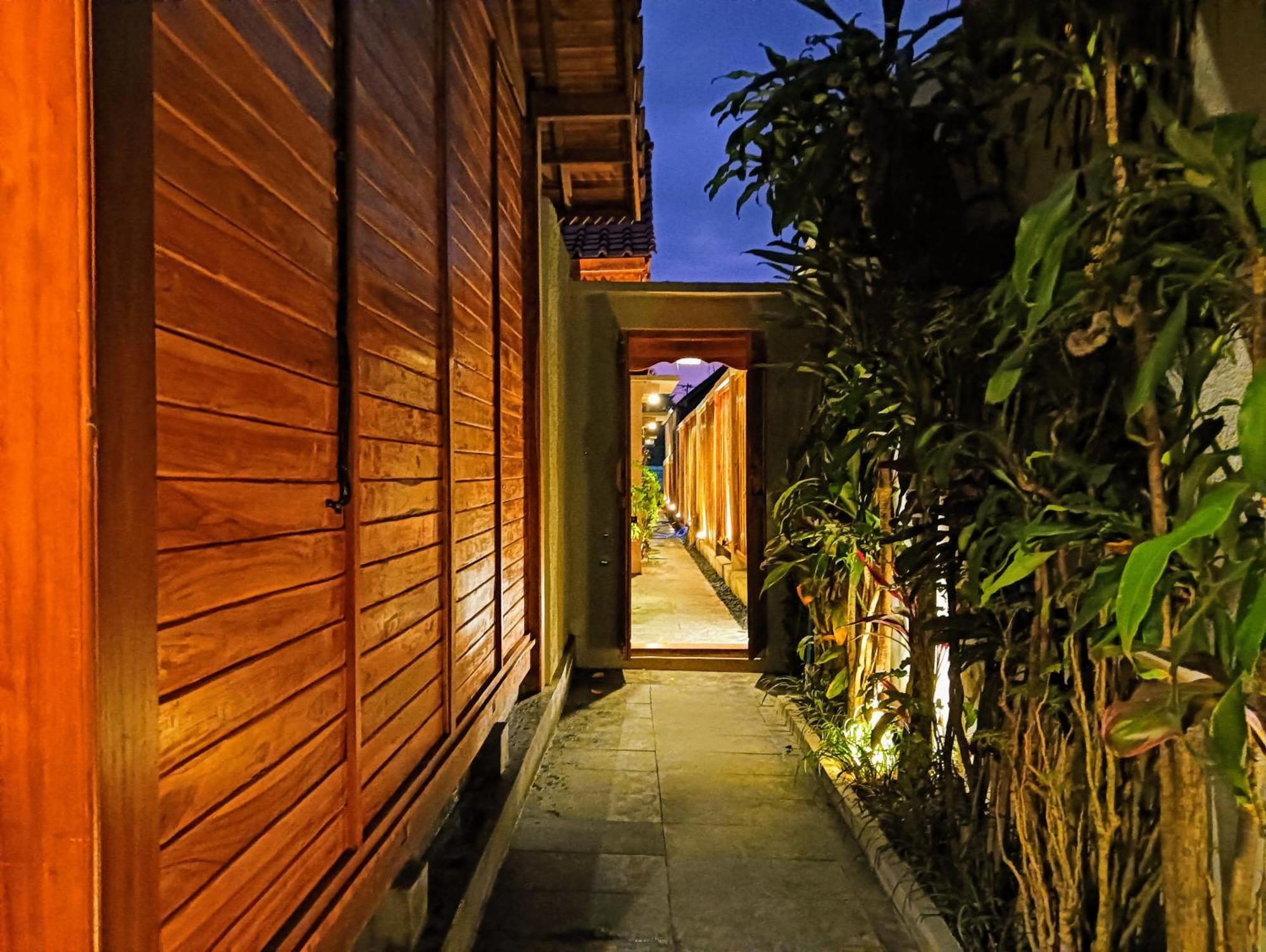 Отель Ngesil Private Joglo & Pool Убуд Экстерьер фото